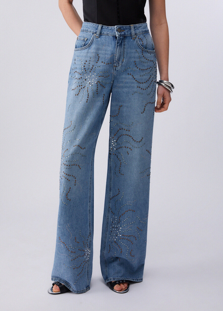 straight-leg jeans with rhinestones