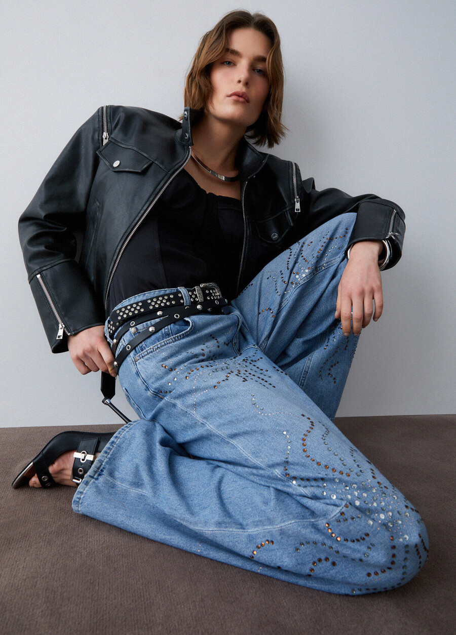 straight-leg jeans with rhinestones