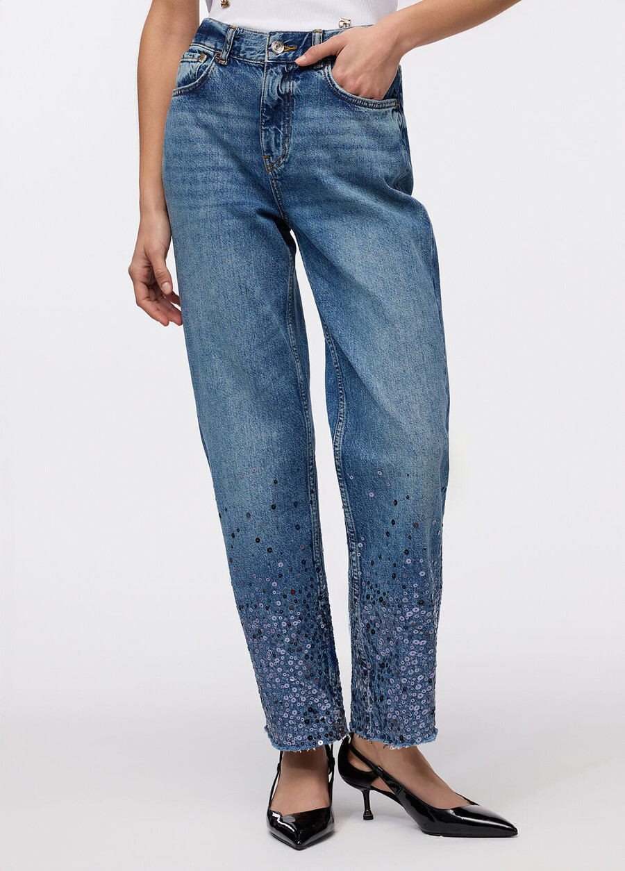 straight-leg jeans with sequins