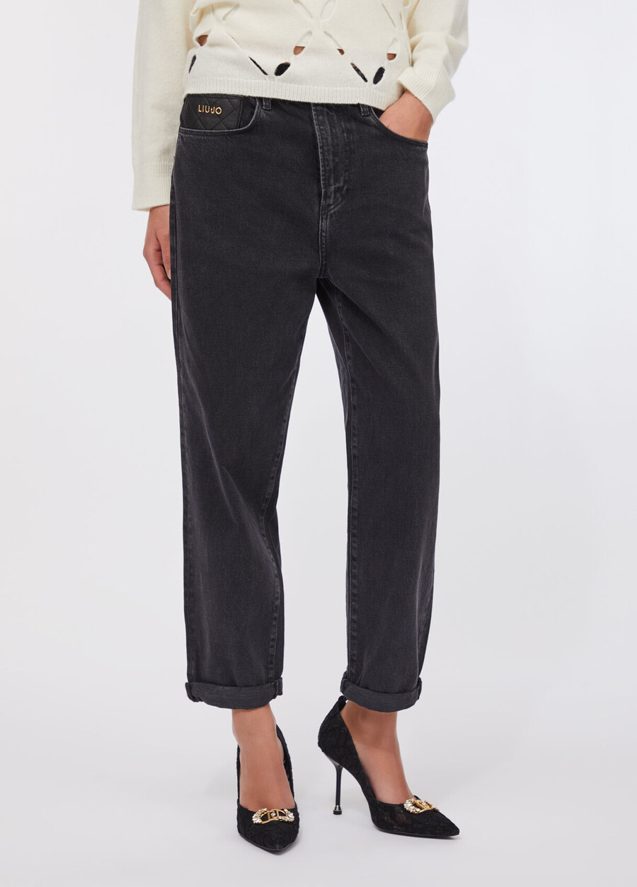 boyfriend jeans with quilted pocket