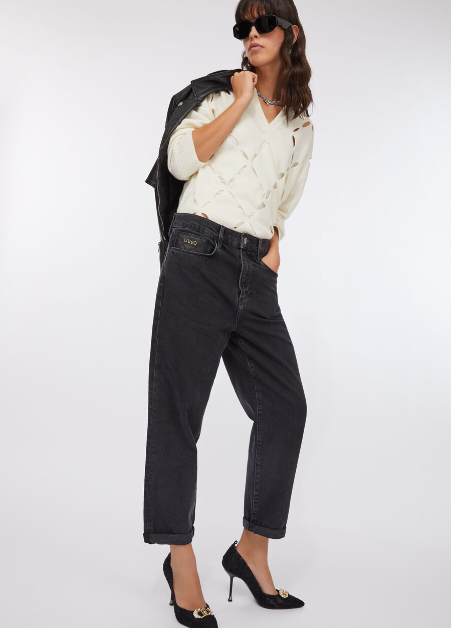 boyfriend jeans with quilted pocket