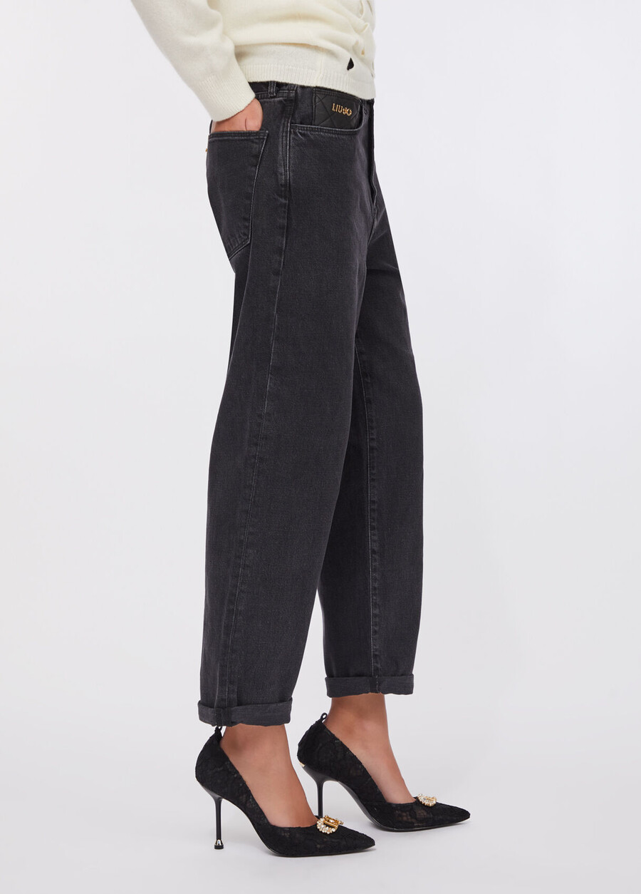 boyfriend jeans with quilted pocket