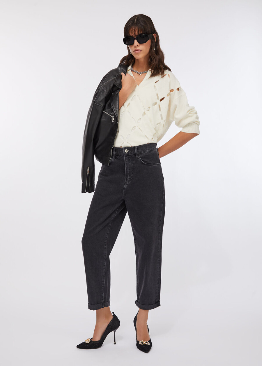 boyfriend jeans with quilted pocket