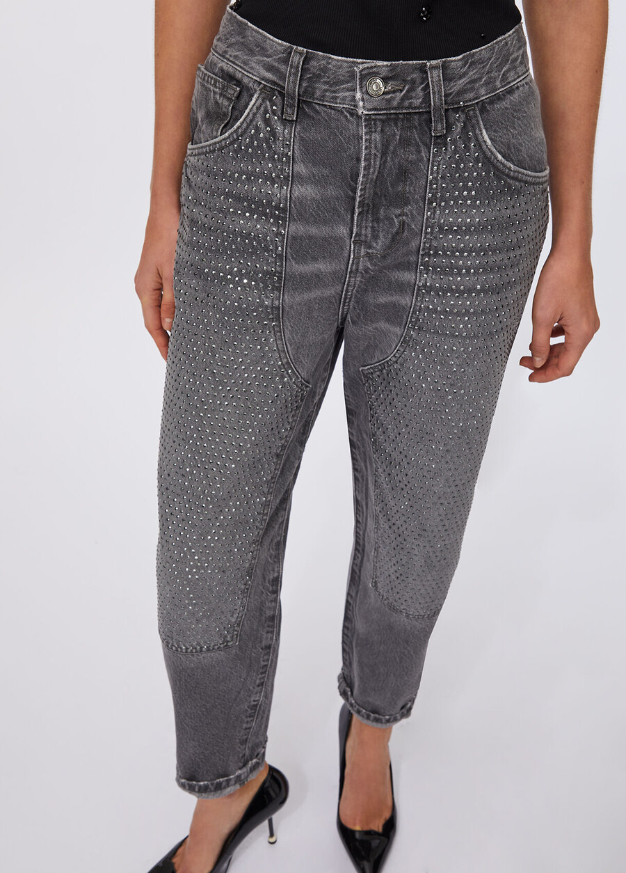 straight jeans with rhinestone