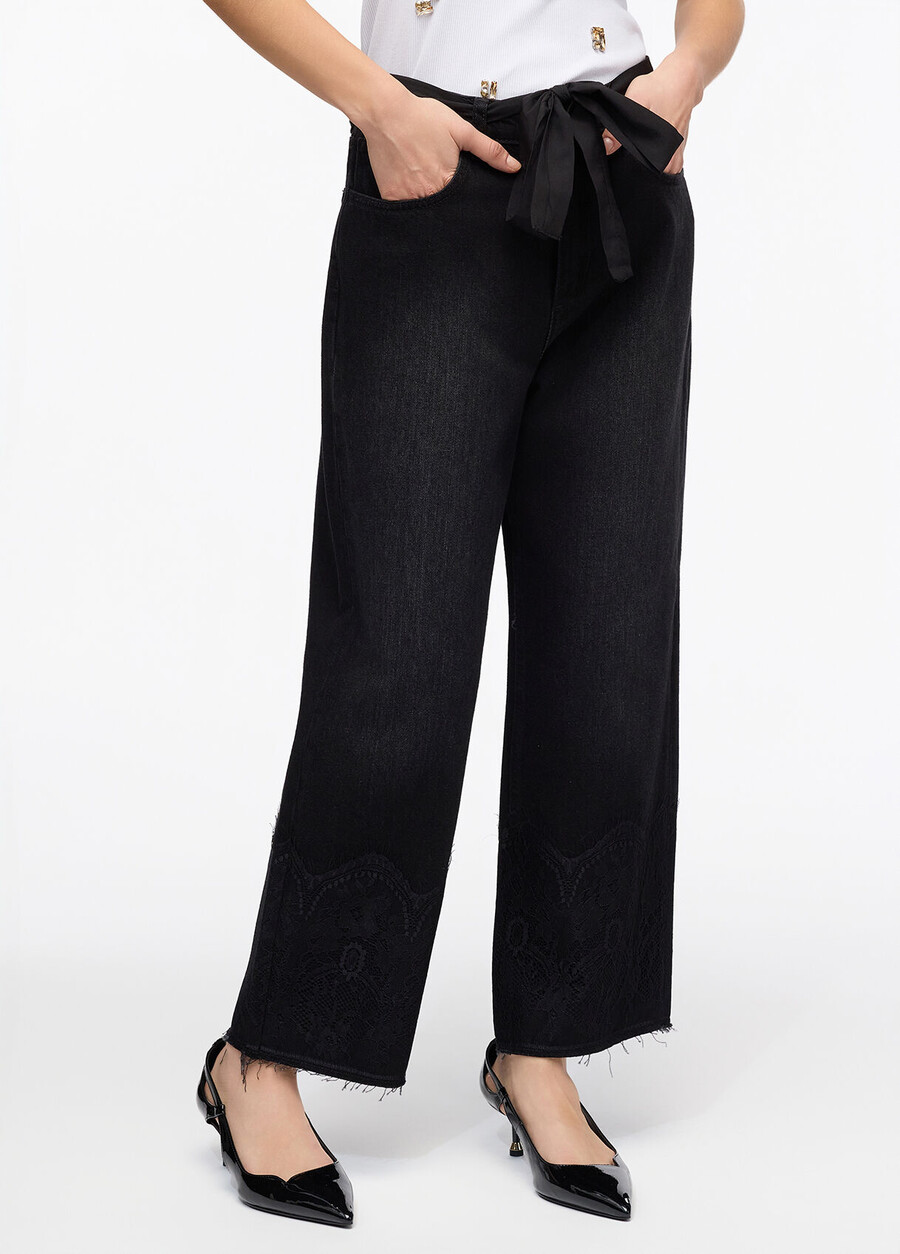 straight-leg jeans with lace details