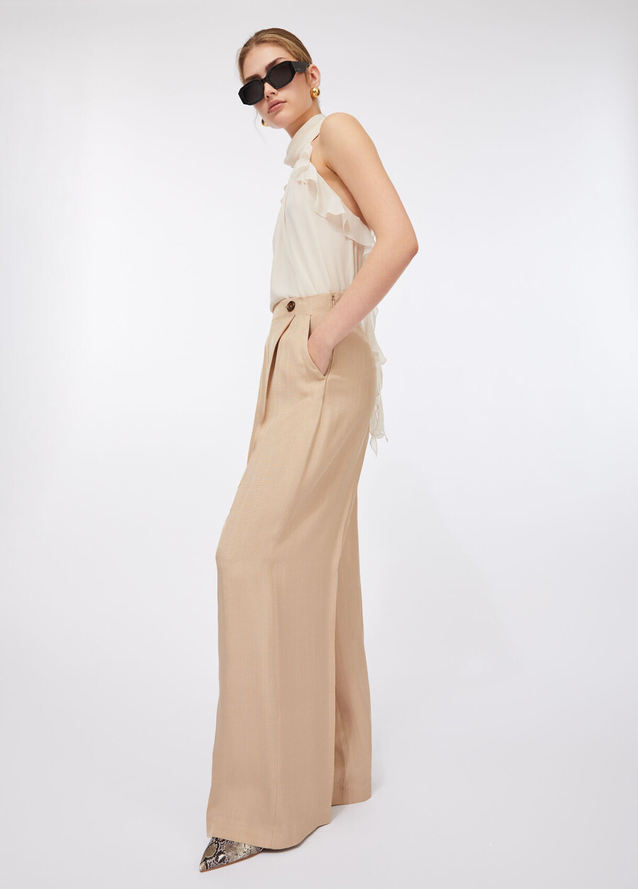 wide leg trousers