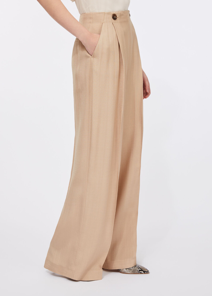 wide leg trousers