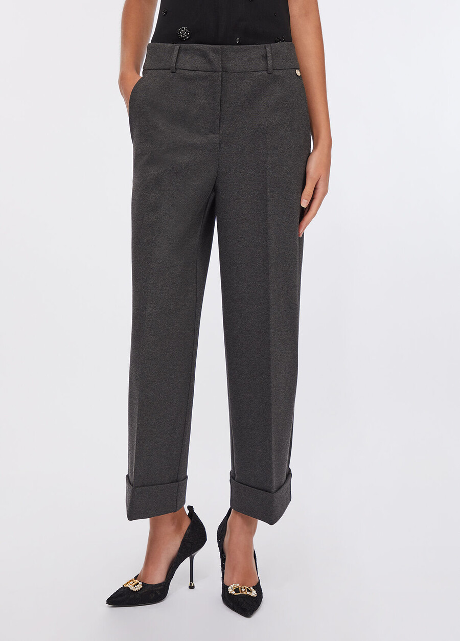 cropped trousers with pleat