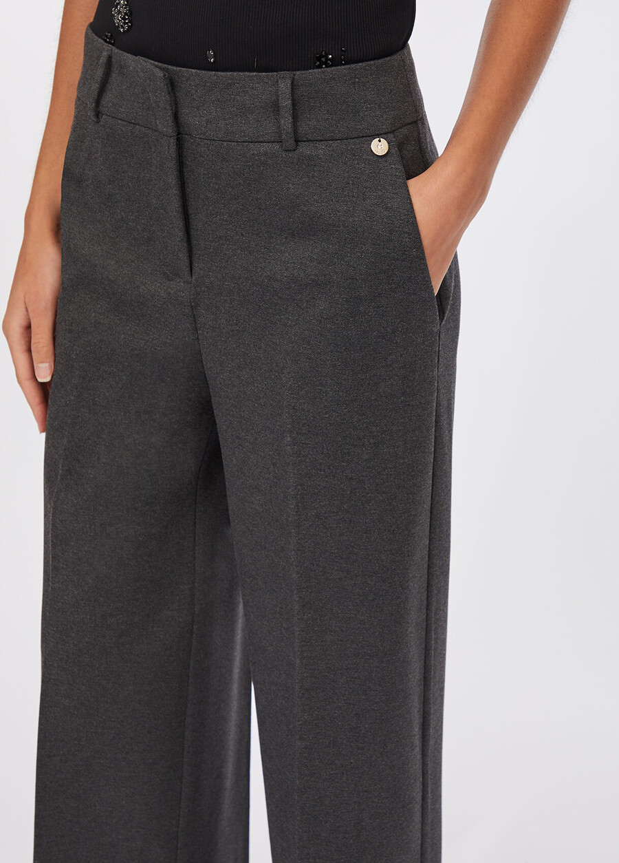 cropped trousers with pleat