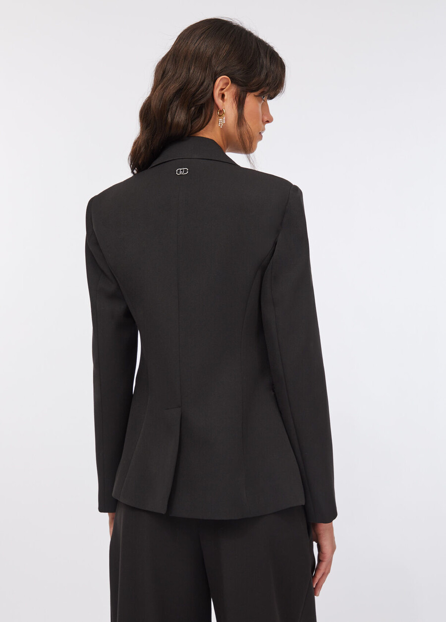 slim-fit blazer