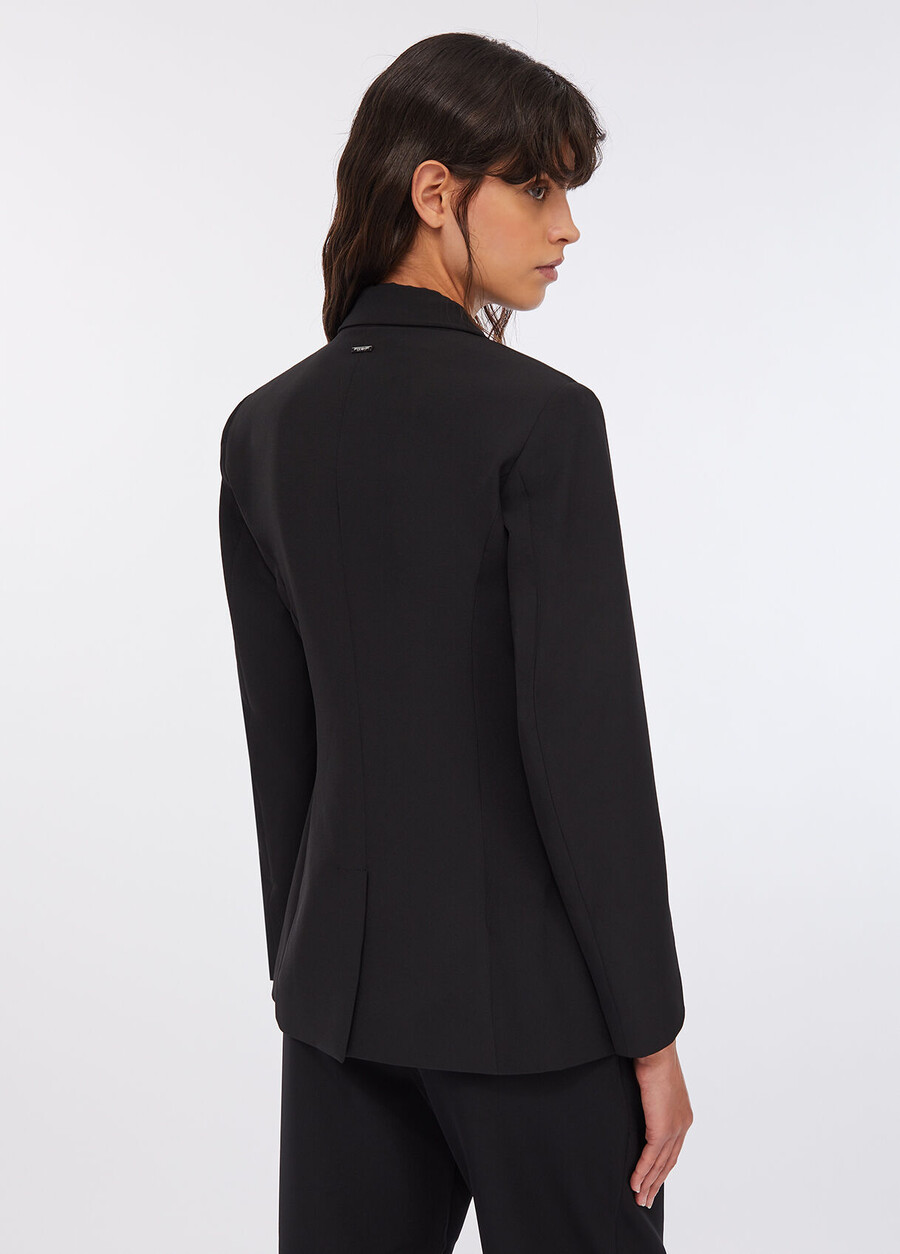 slim-fit blazer