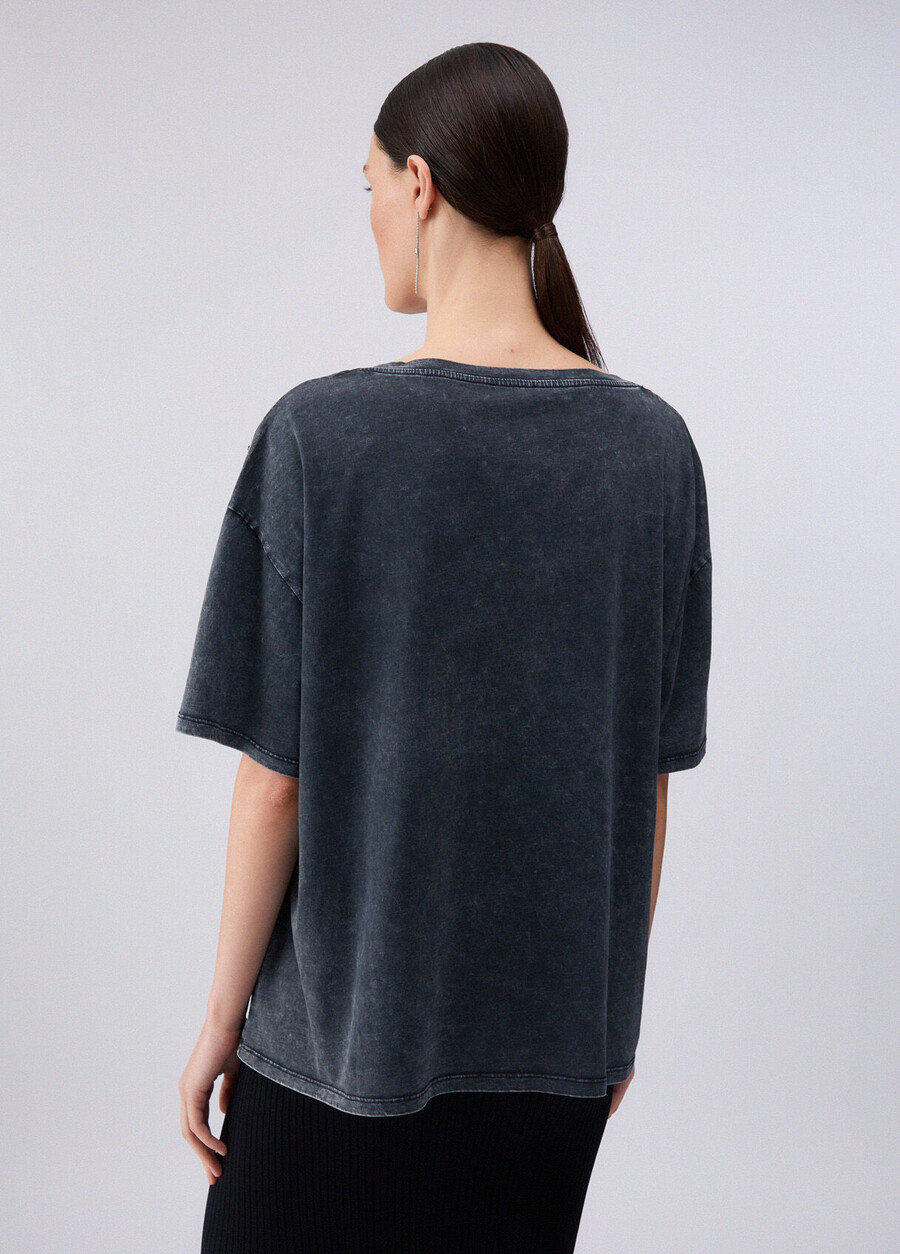 t-shirt with print and appliqués